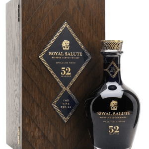 Royal Salute 52 Năm: Đỉnh Cao Của Nghệ Thuật Chế Tác Whisky