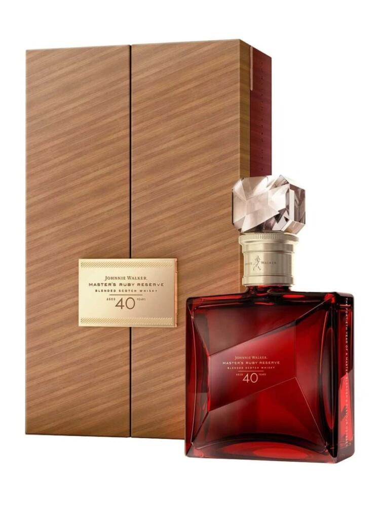  Rượu Johnnie Walker Master’s Ruby Reserve 40 Năm Giá Tốt Tại Hà Nội
