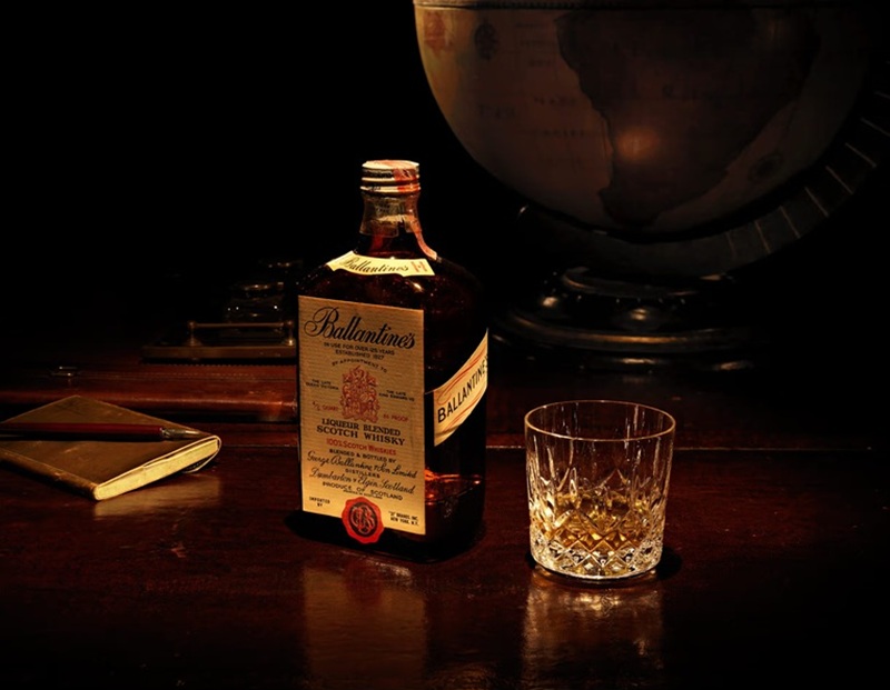 1910 Ballantines Finest ra mắt