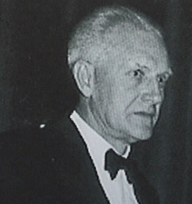 1937 chào mừng bậc thầy pha chế George Robertson gia nhập đại gia đình Ballantines